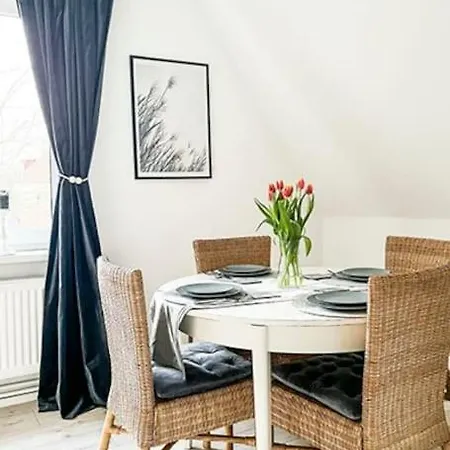 Modernes Mit Balkon Free Parking Netflix ツェレ